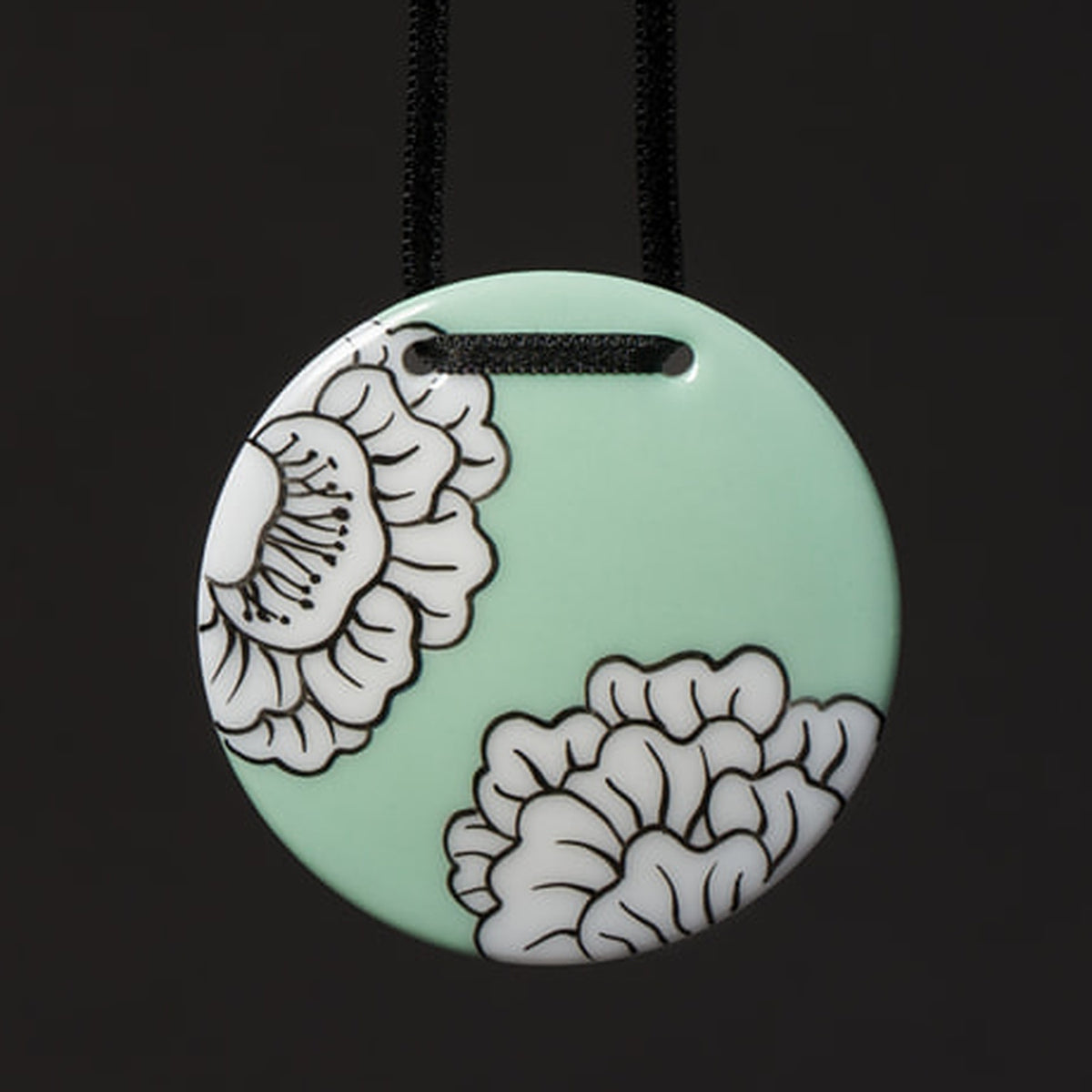 HORTENSE medallion Almond Green